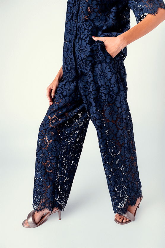 Calça rendeira